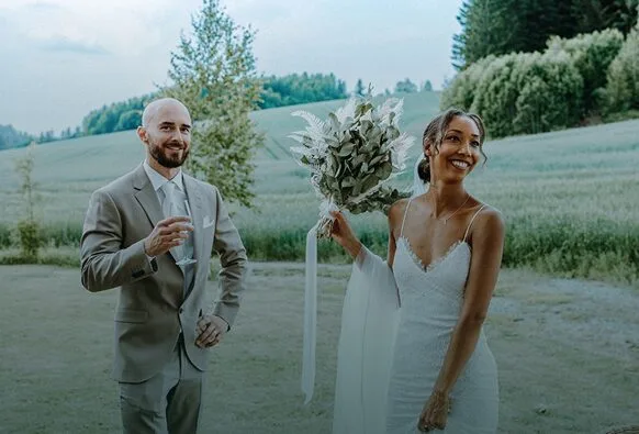 Outdoor ceremony at Huser Gård