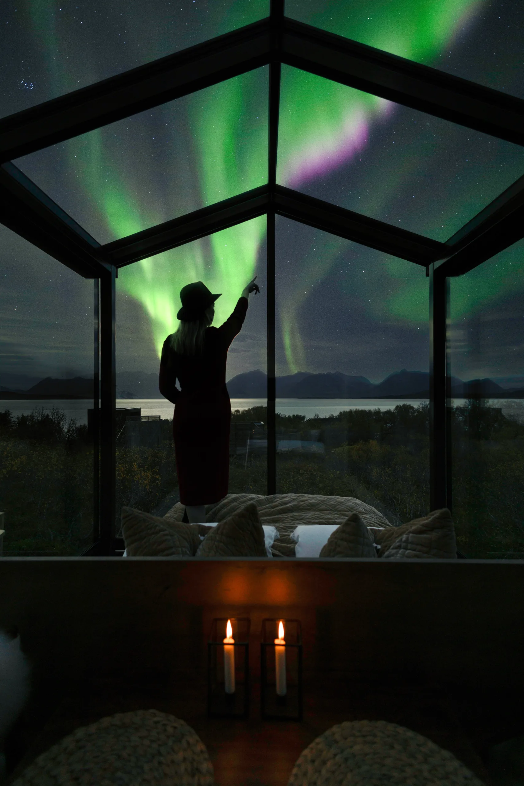 WonderInn Arctic — aurora night over Kvæfjord