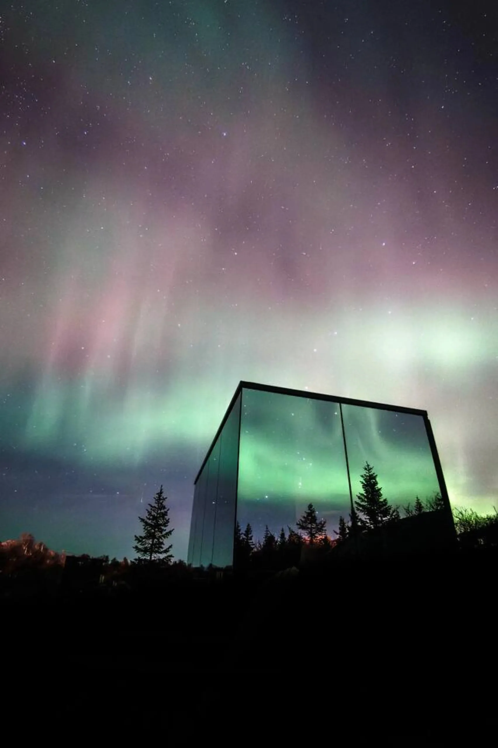 Nowhere & Near Mirror Cabin at WonderInn Arctic